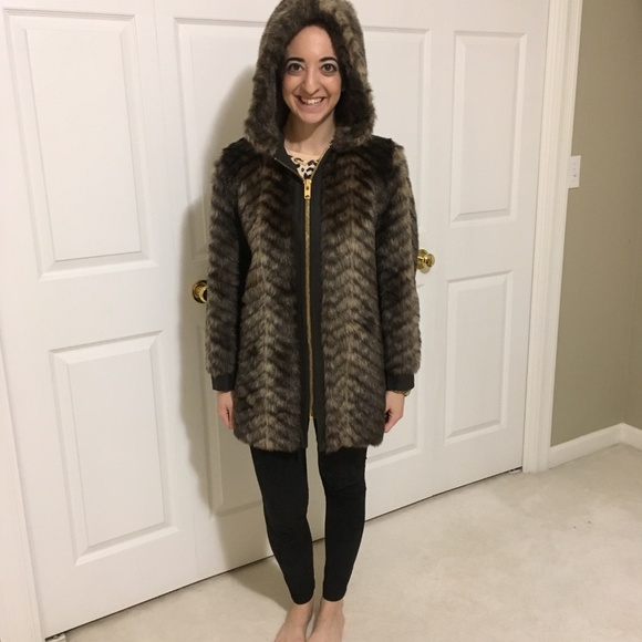 Raccoon Jacket with Hood - Picture 4 of 5